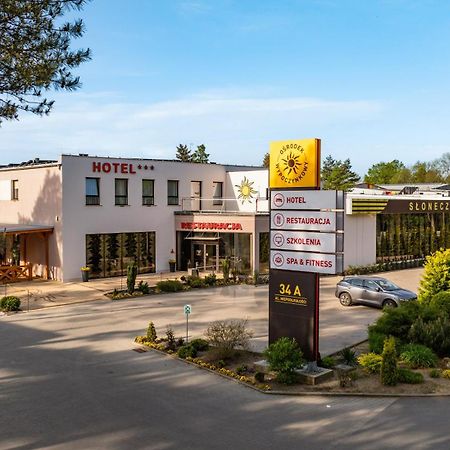 Hotel - Restauracja "Sloneczna" Яроцин Экстерьер фото